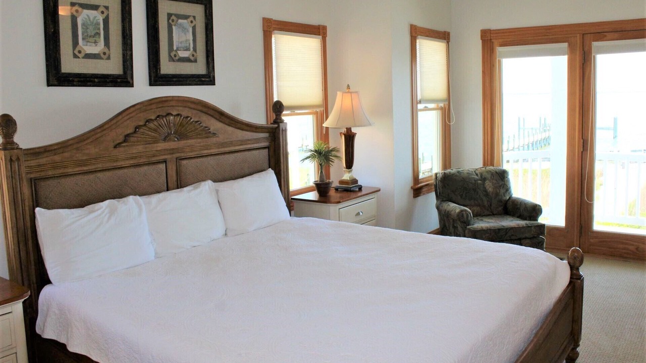 Photo of Bedroom in Manteo