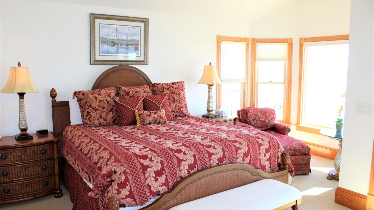 Photo of Bedroom in Manteo