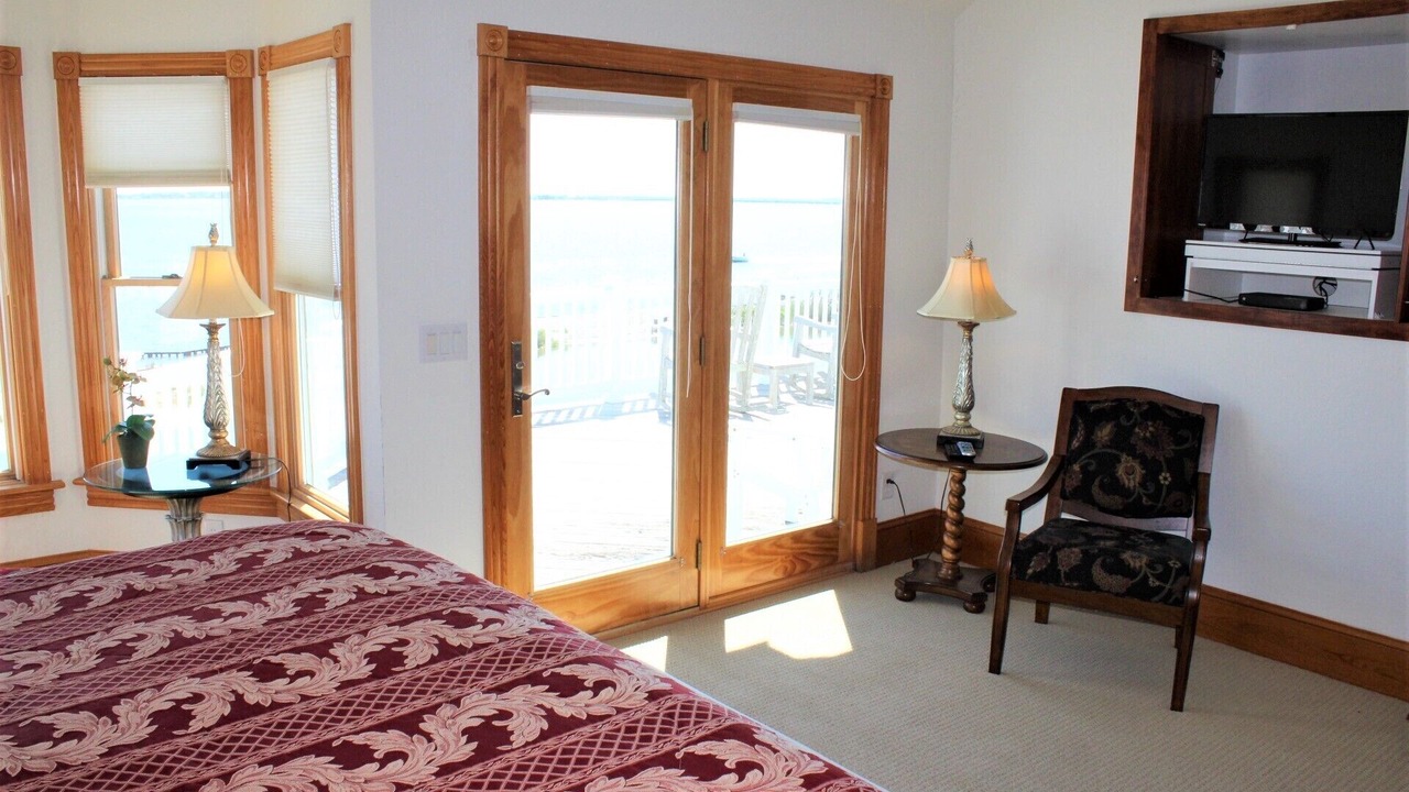 Photo of Bedroom in Manteo
