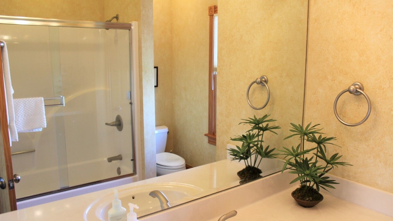 Photo of Bathroom in Manteo