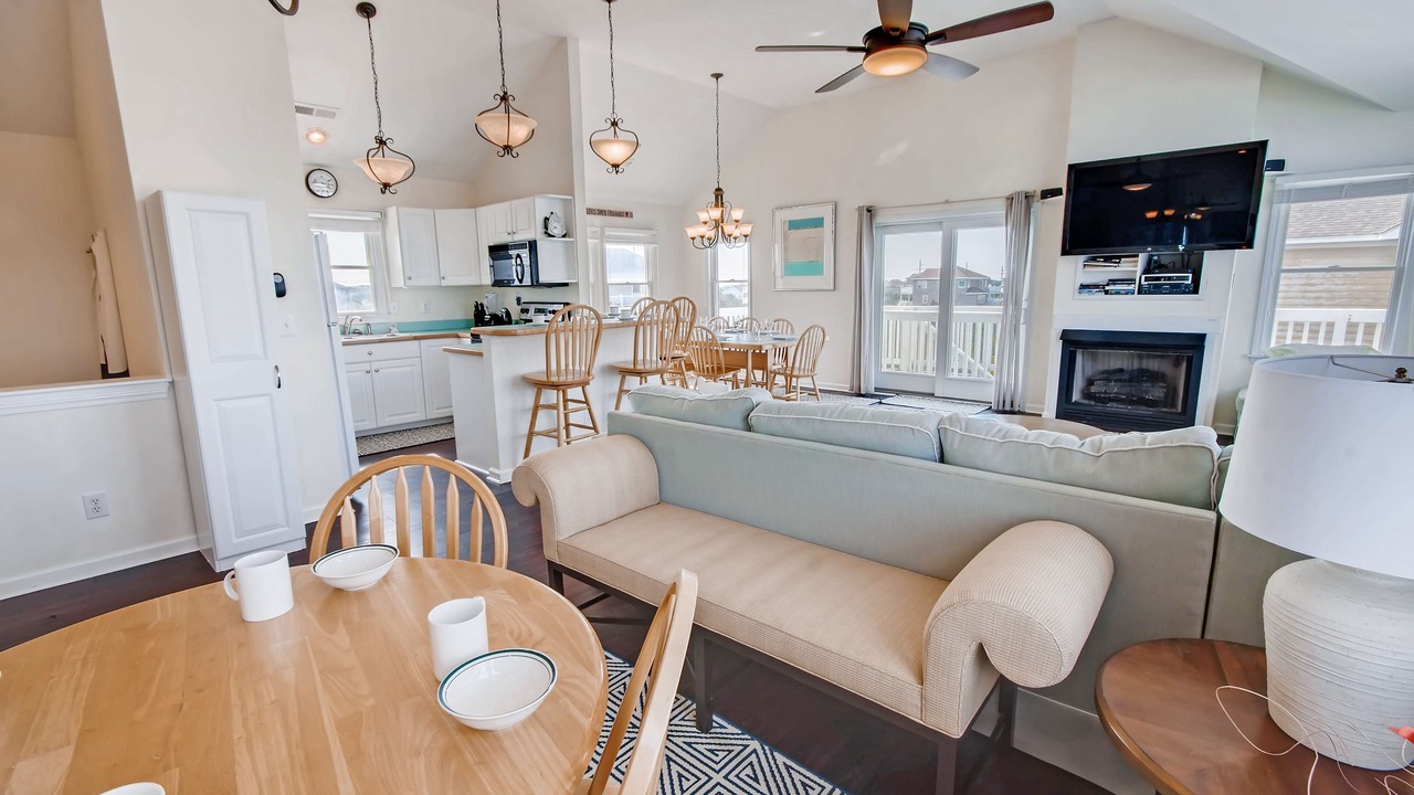 Photo of Bedroom in Wind Over Waves