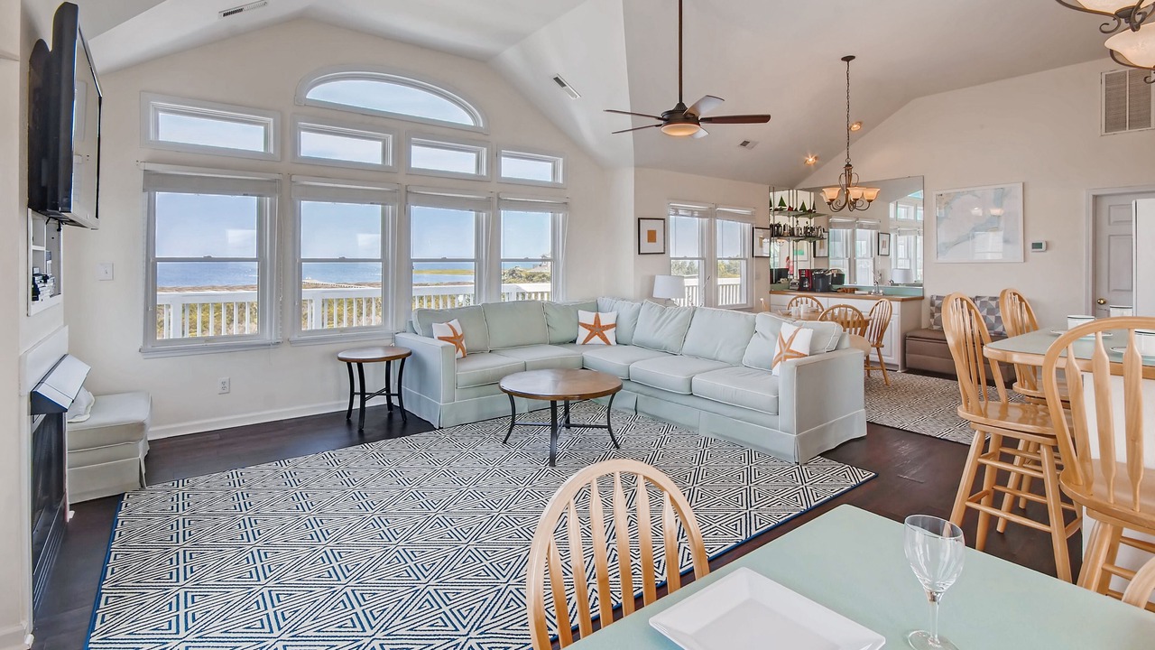Photo of Bedroom in Wind Over Waves