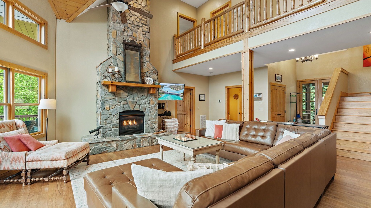 Photo of Livingroom in Walker-In-the-Hills