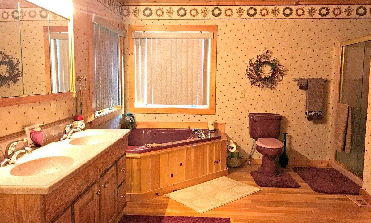 Photo of Bathroom in Peak Creek