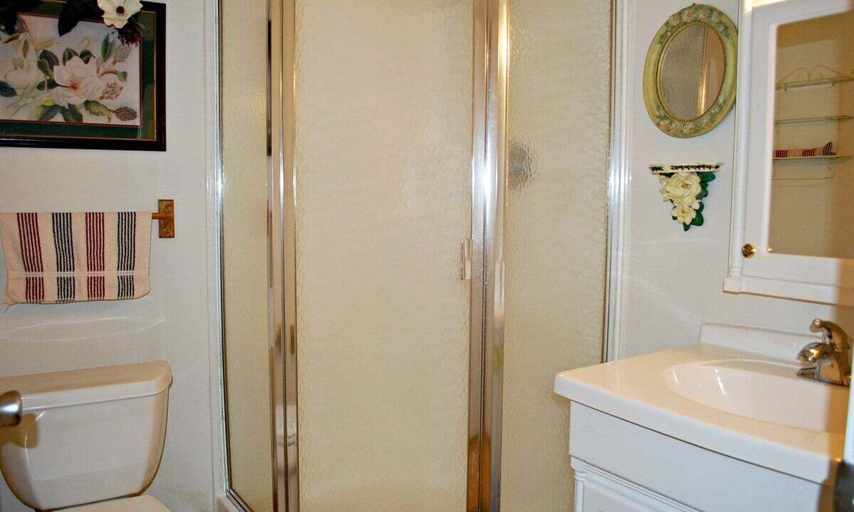 Photo of Bathroom in Peak Creek