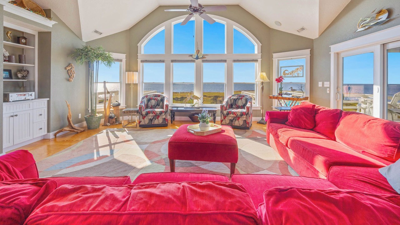 Photo of Bedroom in Wind Over Waves