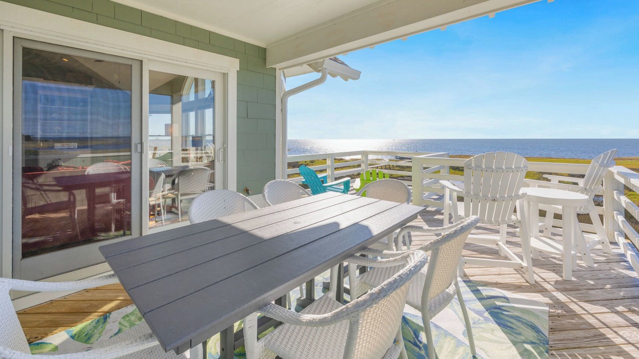 Photo of Bedroom in Wind Over Waves
