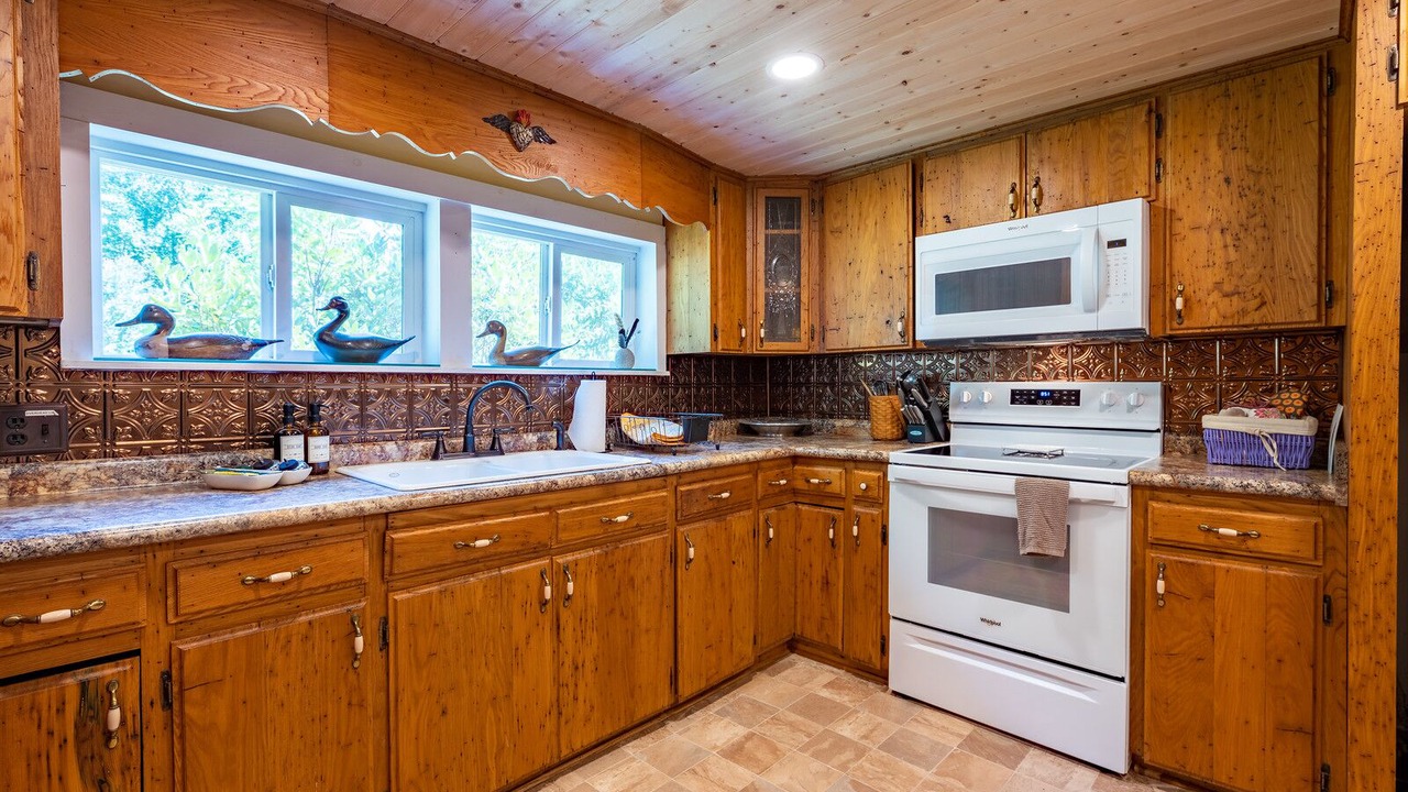 Photo of Kitchen in Almond
