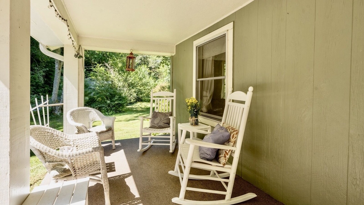 Photo of Patio Balcony in Almond