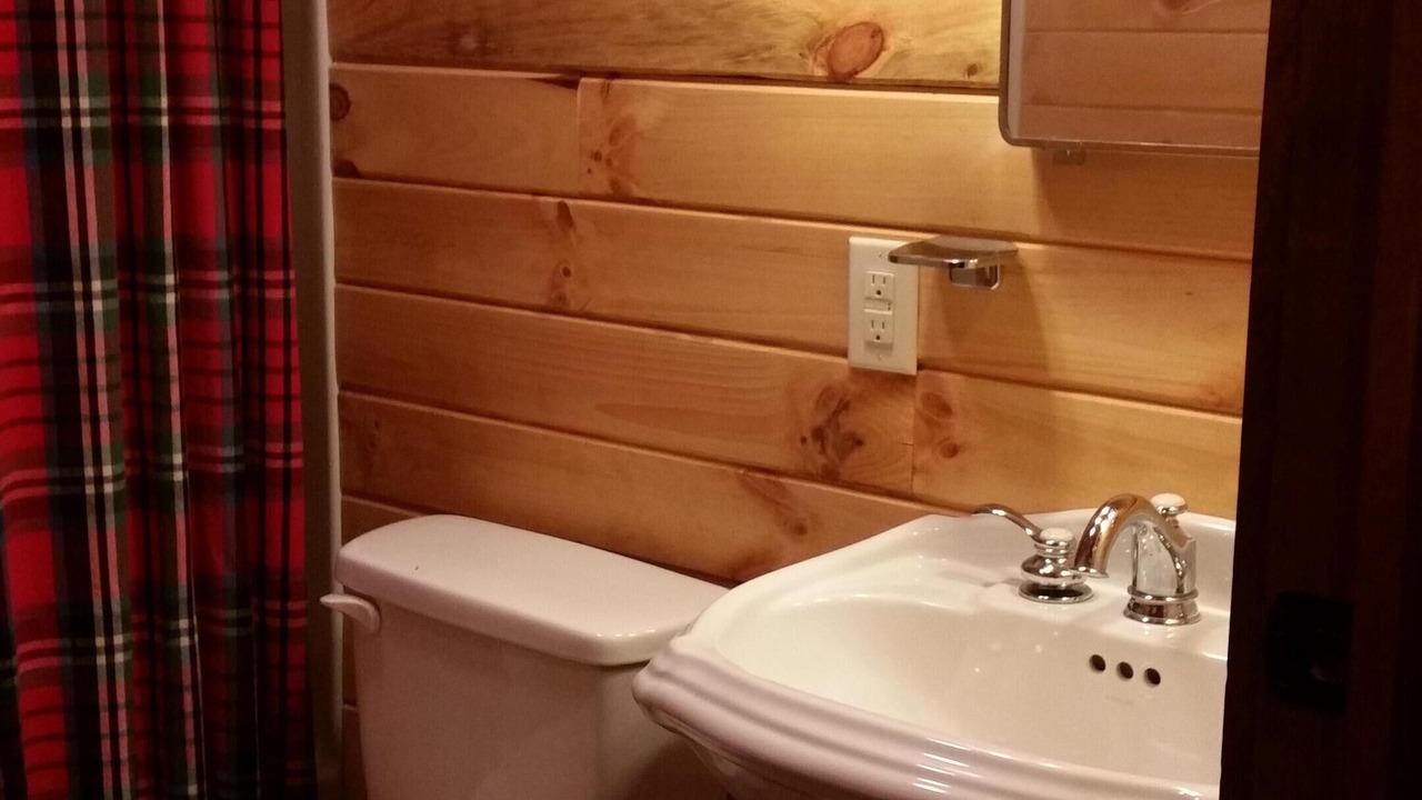Photo of Bathroom in Blowing Rock