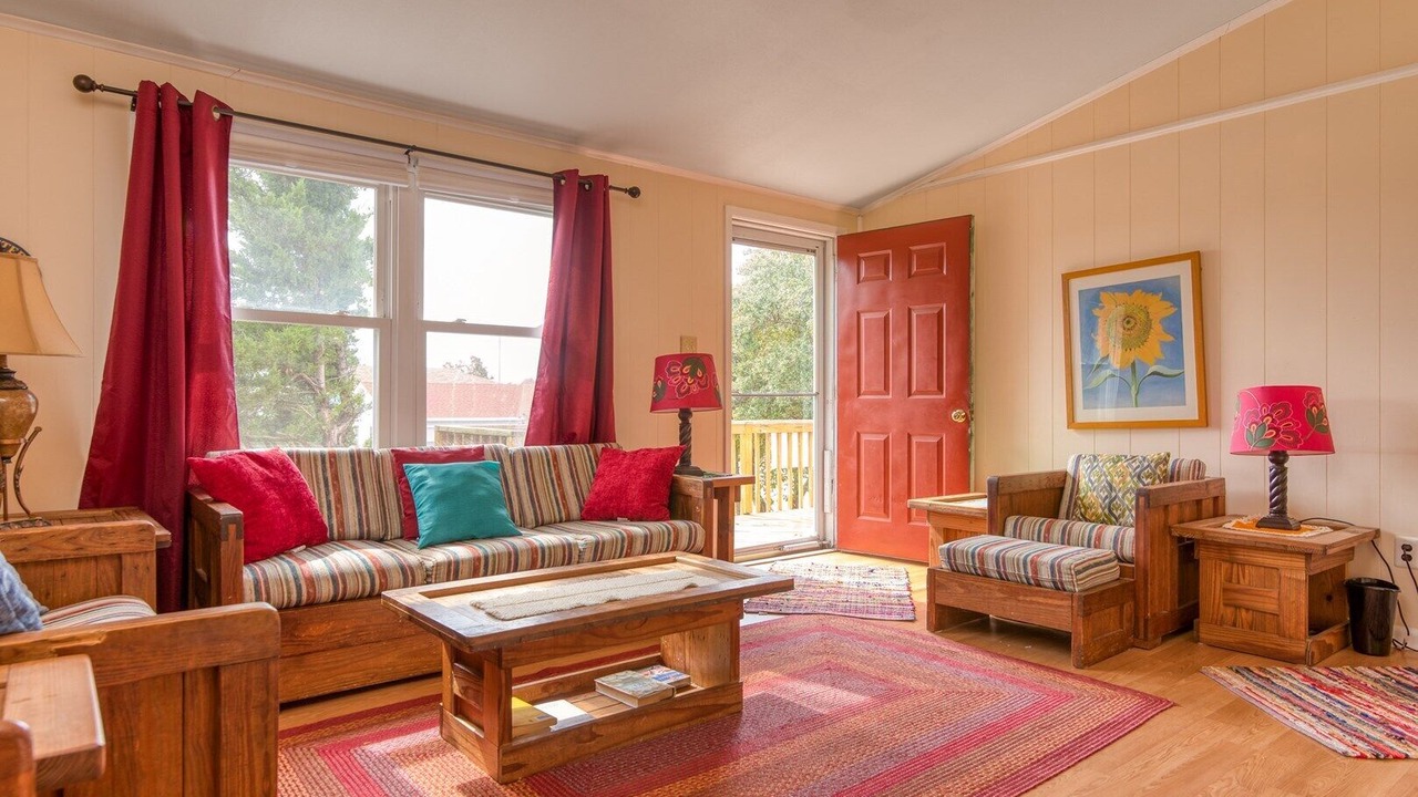 Photo of Livingroom in Kill Devil Hills
