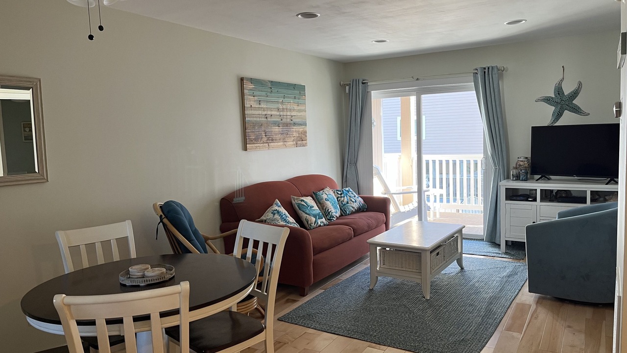 Photo of Livingroom in Wilmington Beach