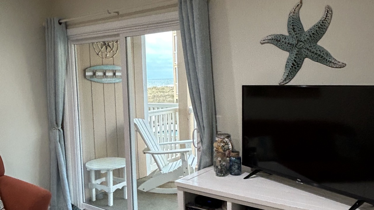 Photo of Livingroom in Wilmington Beach