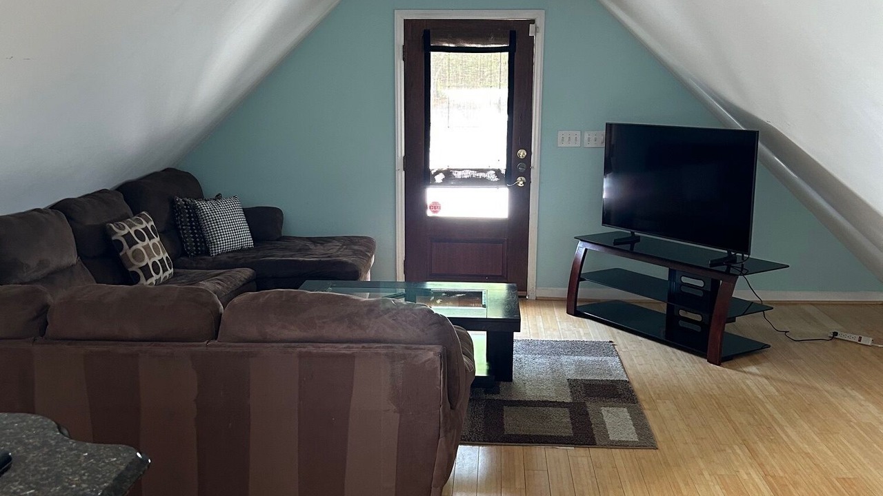 Photo of Livingroom in Dixie - Berryhill