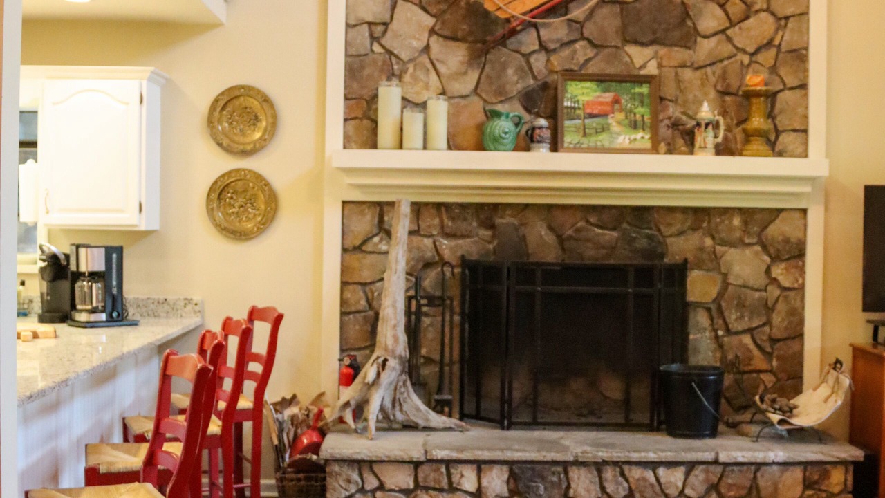 Photo of Livingroom in Seven Devils