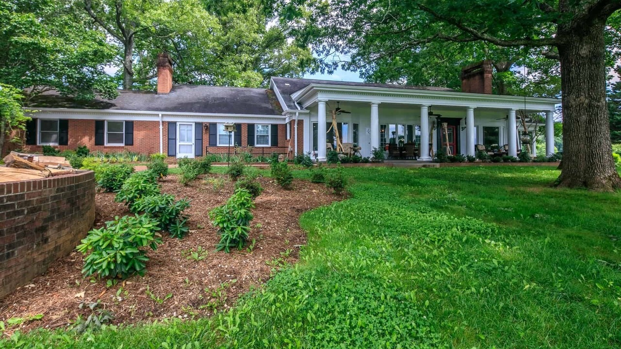 Photo of Outdoor in Hendersonville