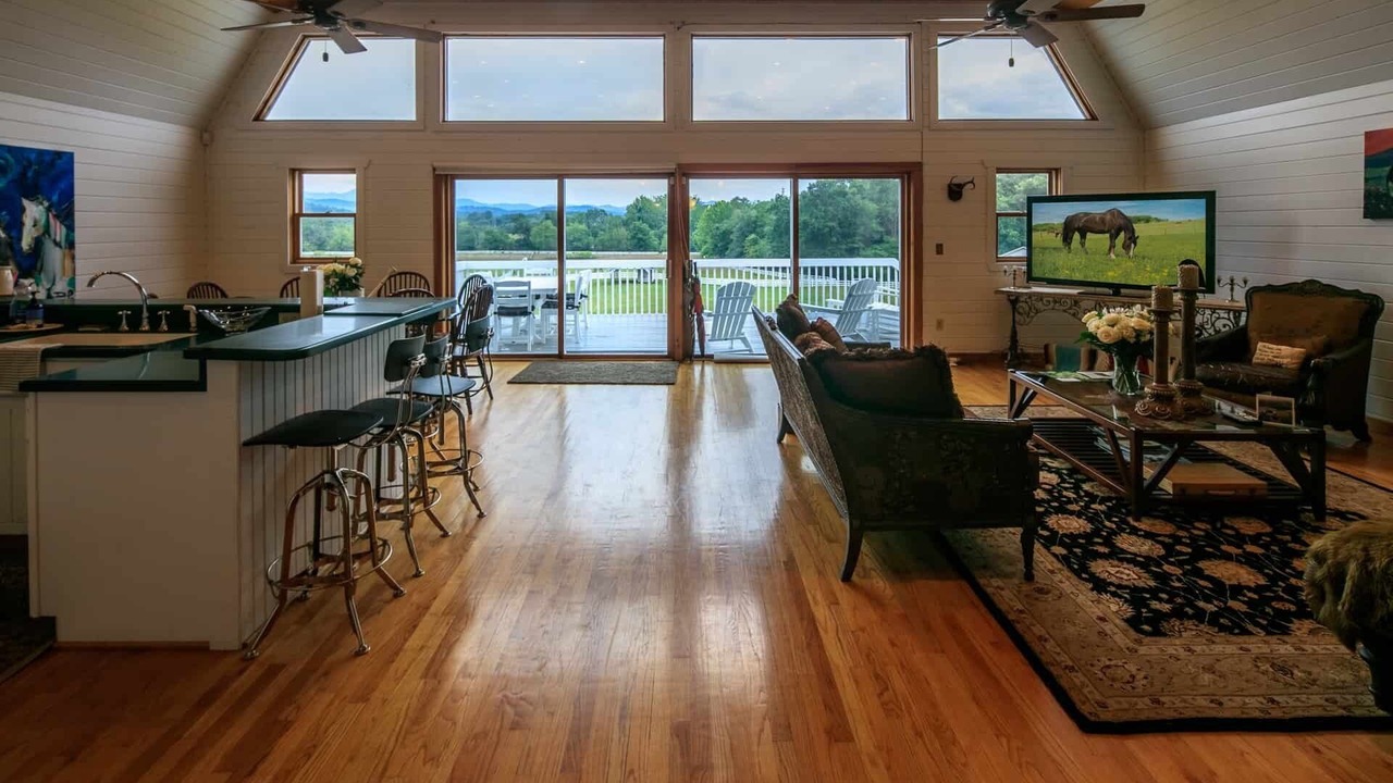 Photo of Bedroom in Hendersonville
