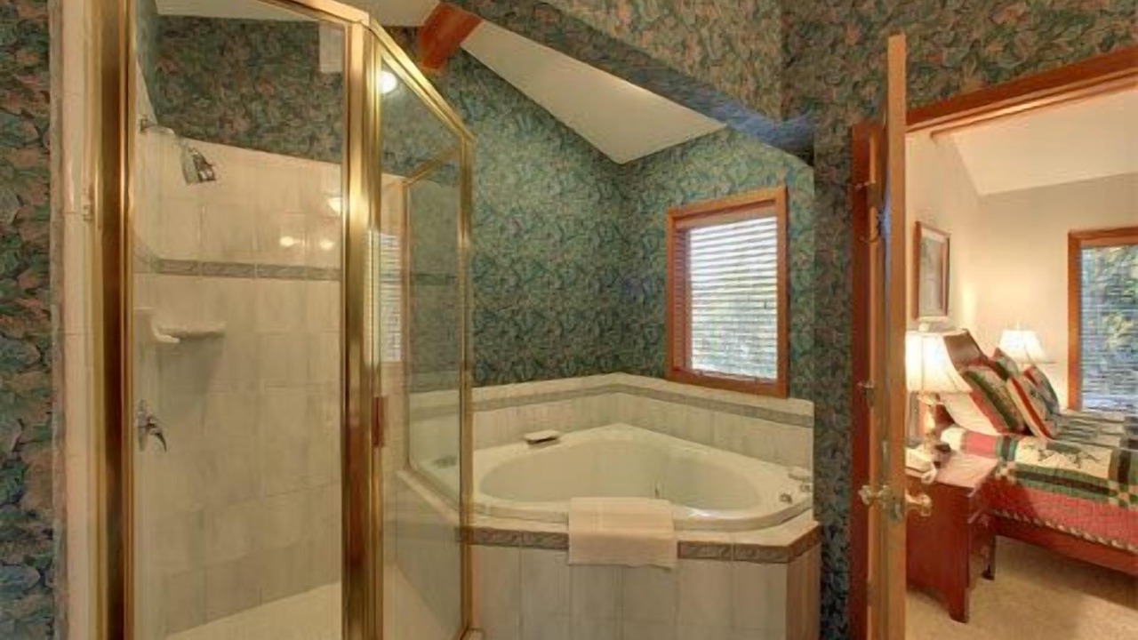 Photo of Bathroom in Blowing Rock