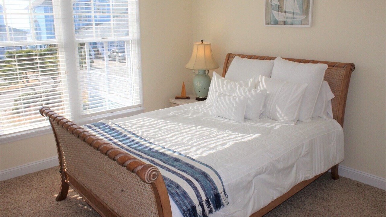 Photo of Bedroom in Manteo