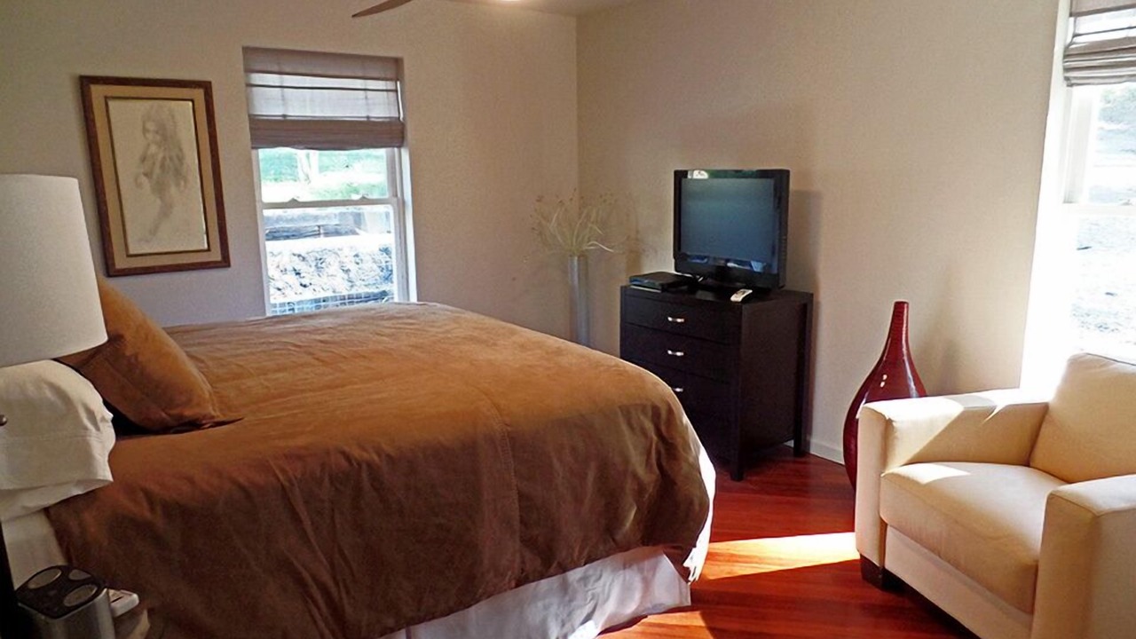 Photo of Bedroom in Hendersonville