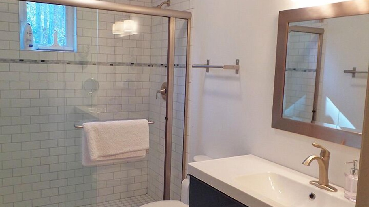 Photo of Bathroom in Hendersonville
