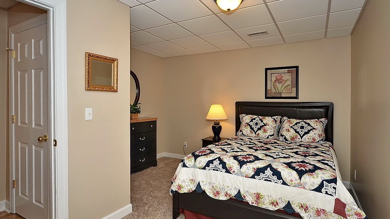 Photo of Bedroom in Arden