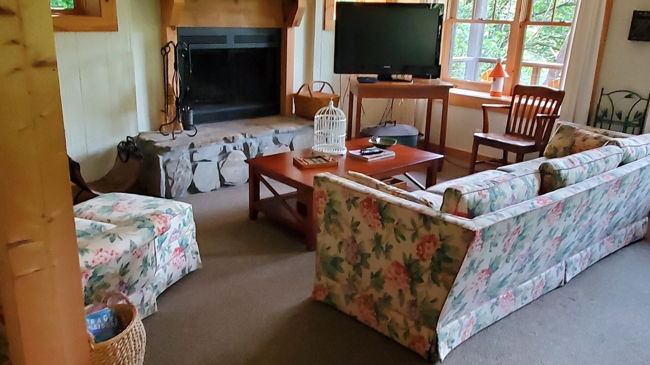 Photo of Bedroom in Robbinsville