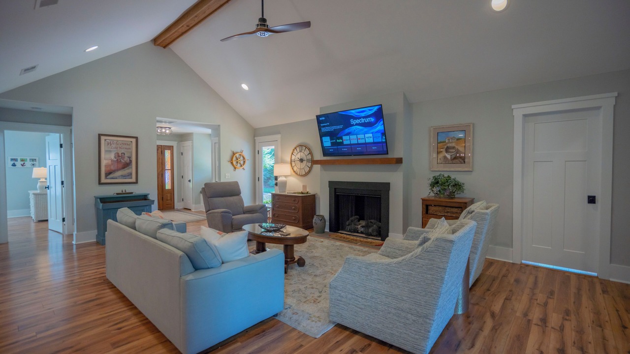 Photo of Livingroom in Mooresville