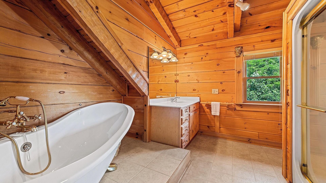 Photo of Bathroom in Maggie Valley