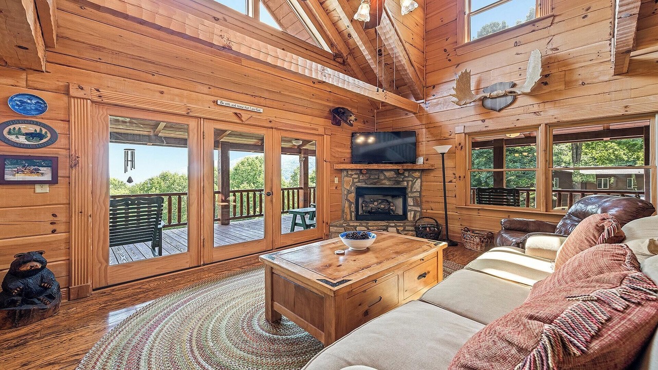 Photo of Livingroom in Maggie Valley