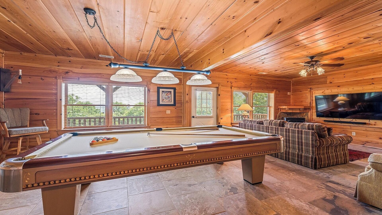 Photo of Livingroom in Maggie Valley