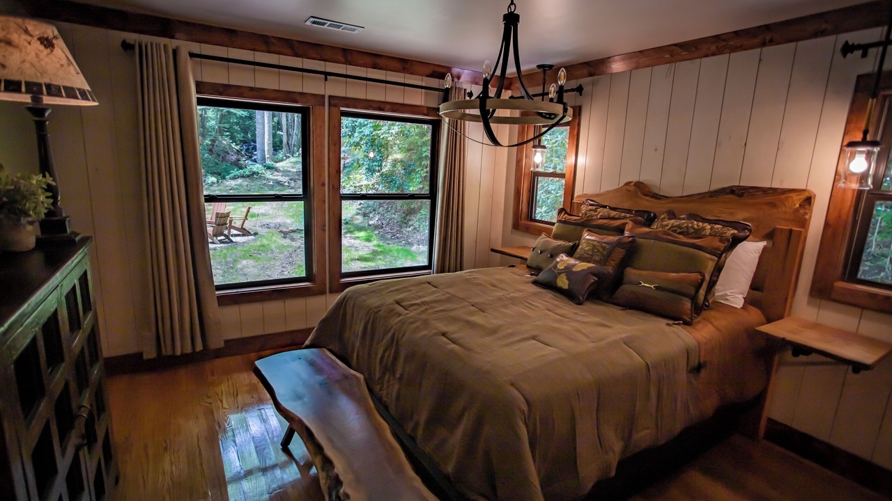 Photo of Bedroom in Robbinsville