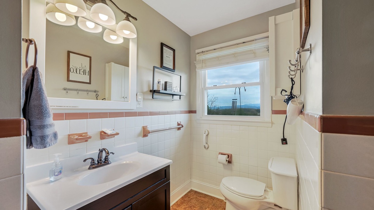 Photo of Bathroom in Skyland