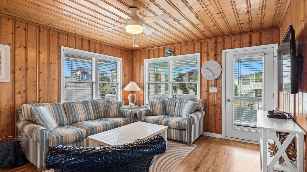 Photo of Livingroom in Ocean Isle Beach