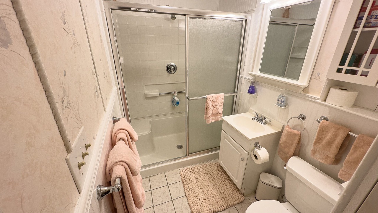 Photo of Bathroom in Gerton