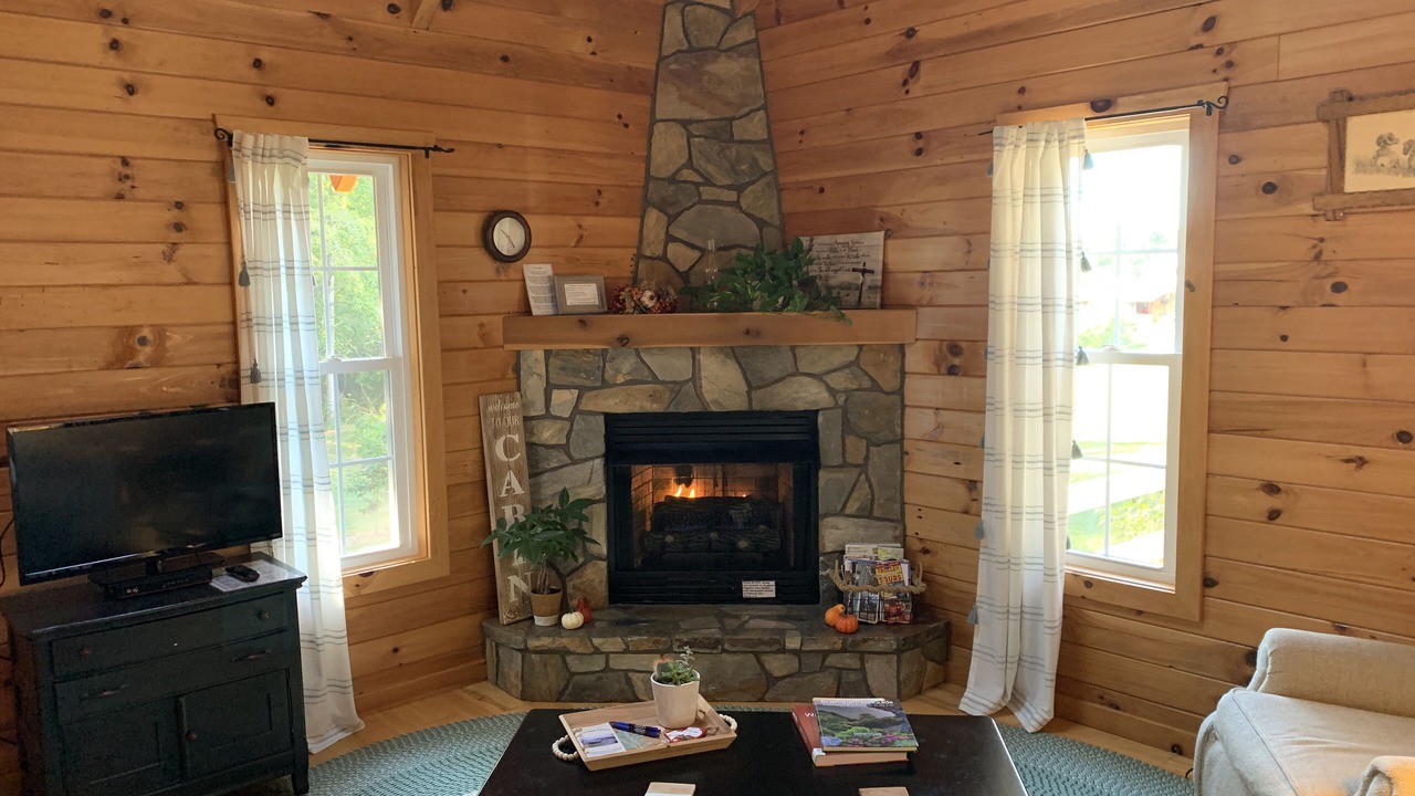 Photo of Livingroom in Hendersonville