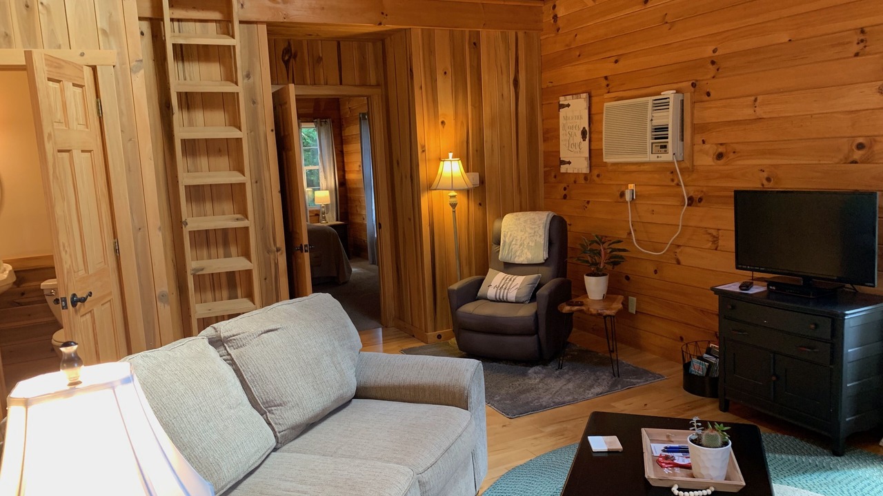 Photo of Bedroom in Hendersonville