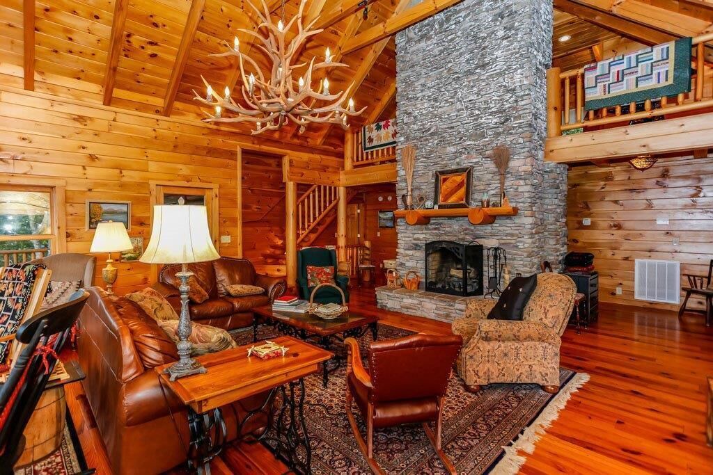 Photo of Livingroom in Lake Lure