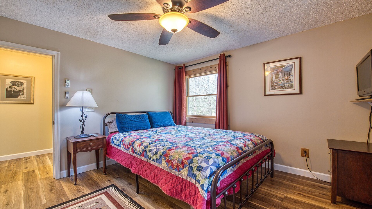 Photo of Bedroom in Valley Creek Run