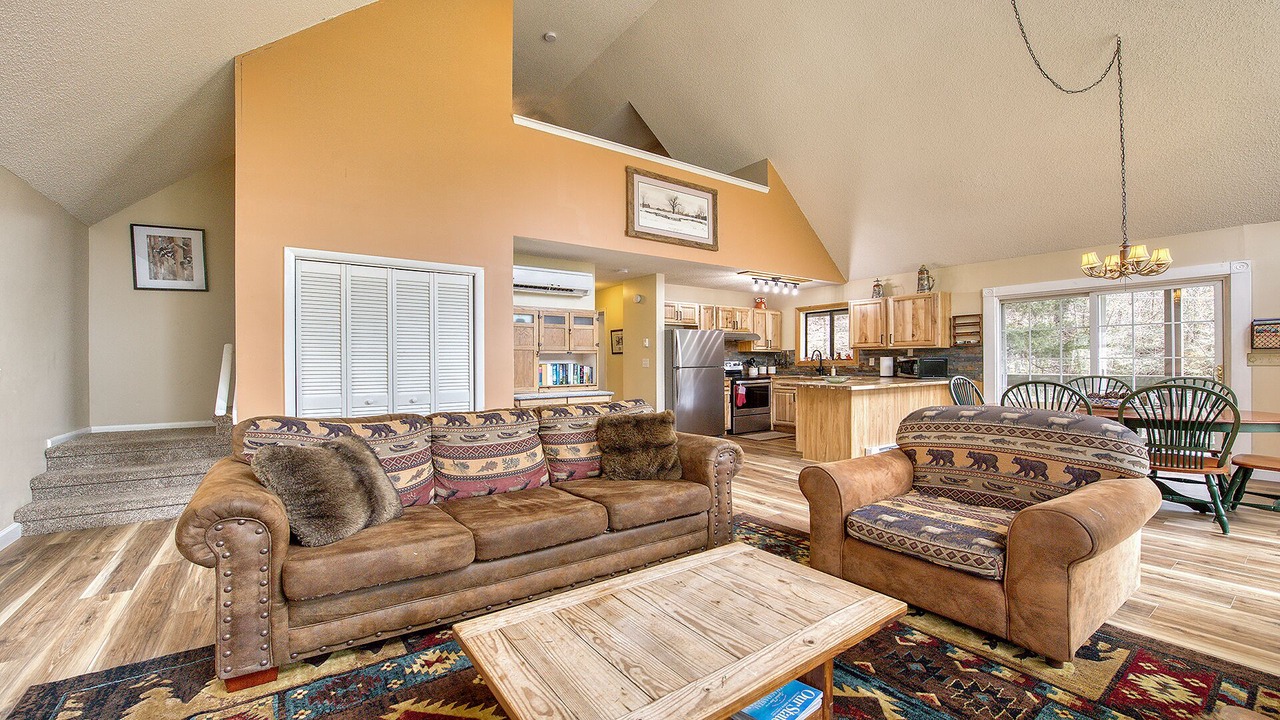 Photo of Livingroom in Valley Creek Run