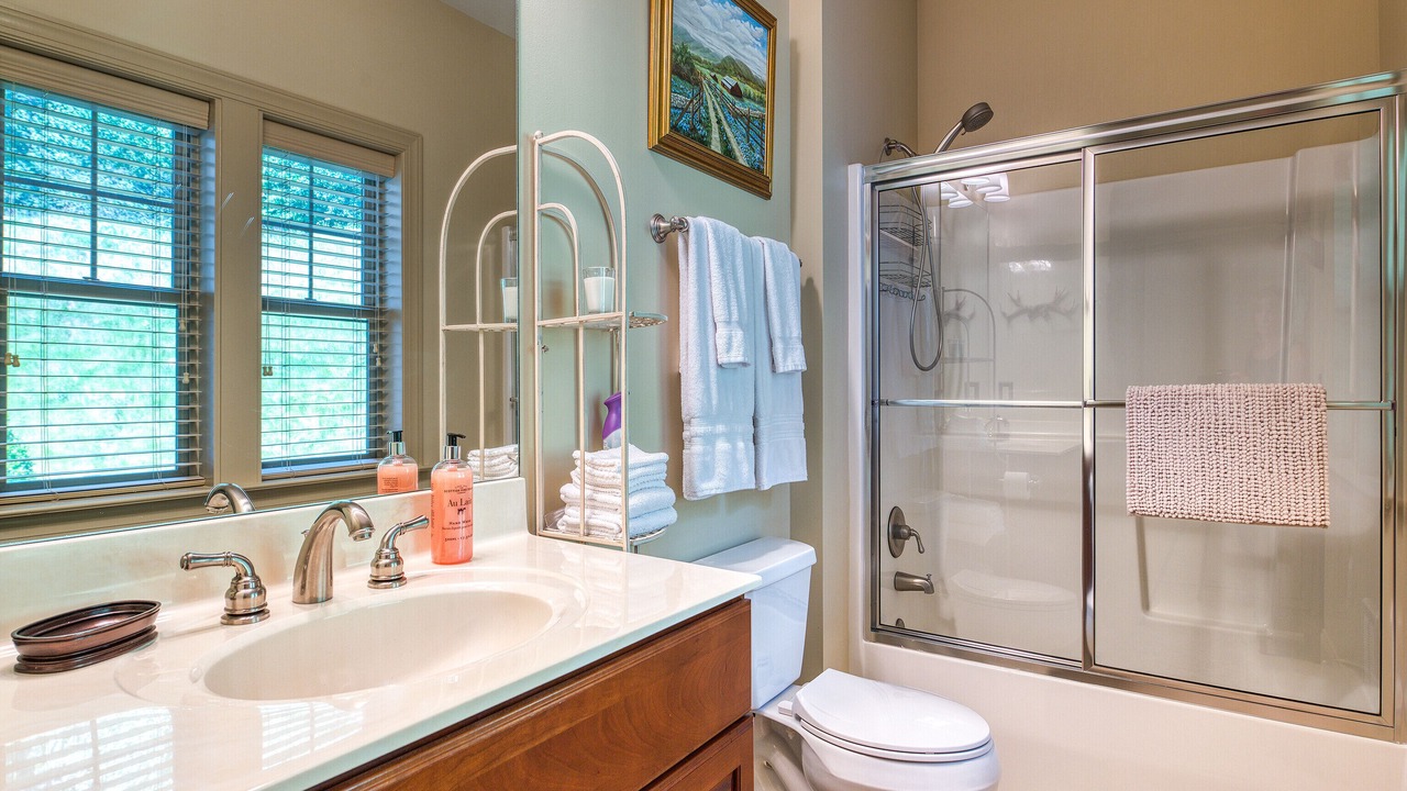 Photo of Bathroom in Maggie Valley