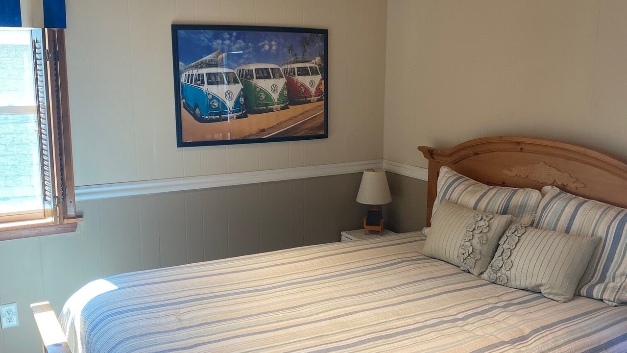 Photo of Bedroom in Laughing Gull Cottages