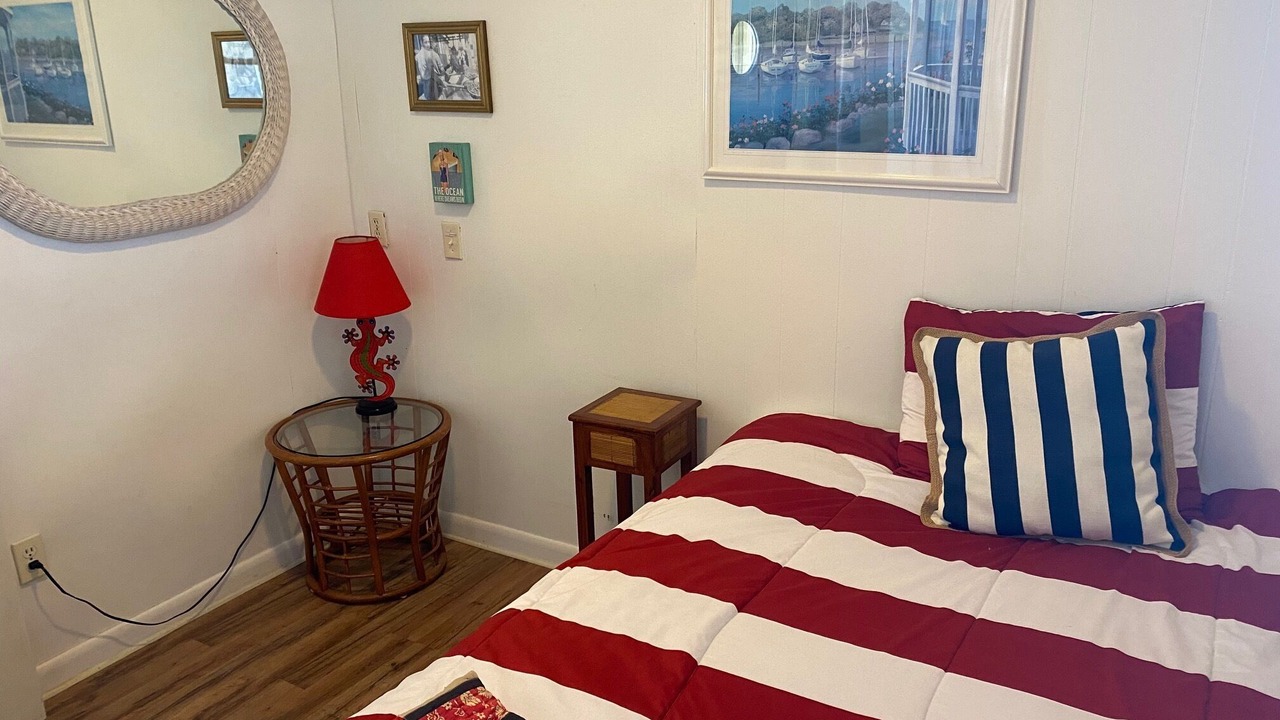 Photo of Bedroom in Laughing Gull Cottages