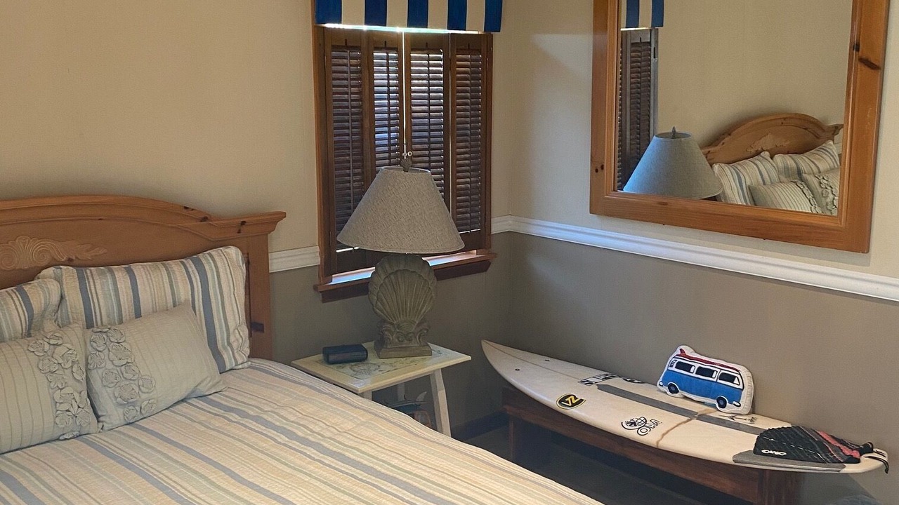 Photo of Bedroom in Laughing Gull Cottages