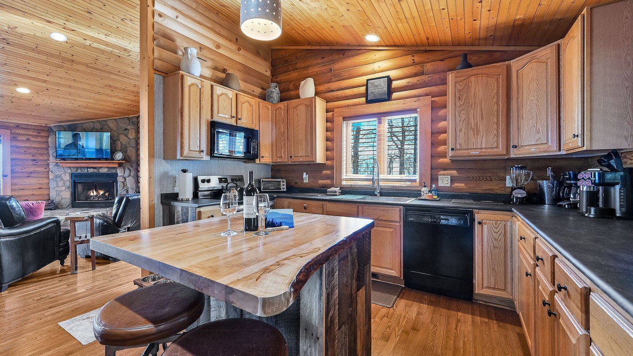 Photo of Bedroom in Royal Pines