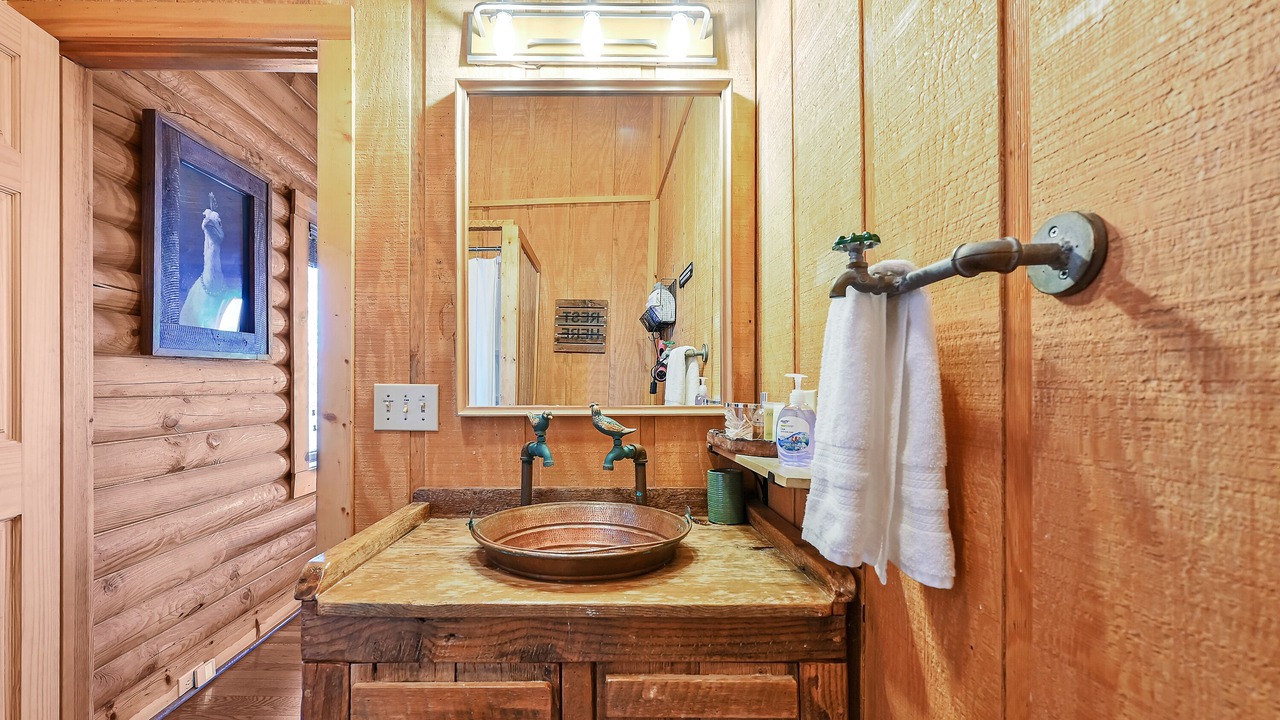Photo of Bathroom in Royal Pines