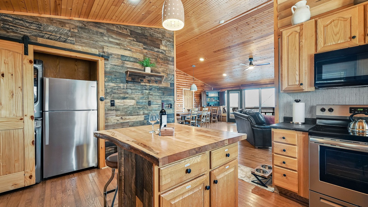 Photo of Bedroom in Royal Pines