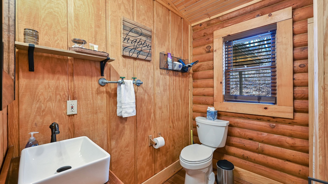 Photo of Bathroom in Royal Pines
