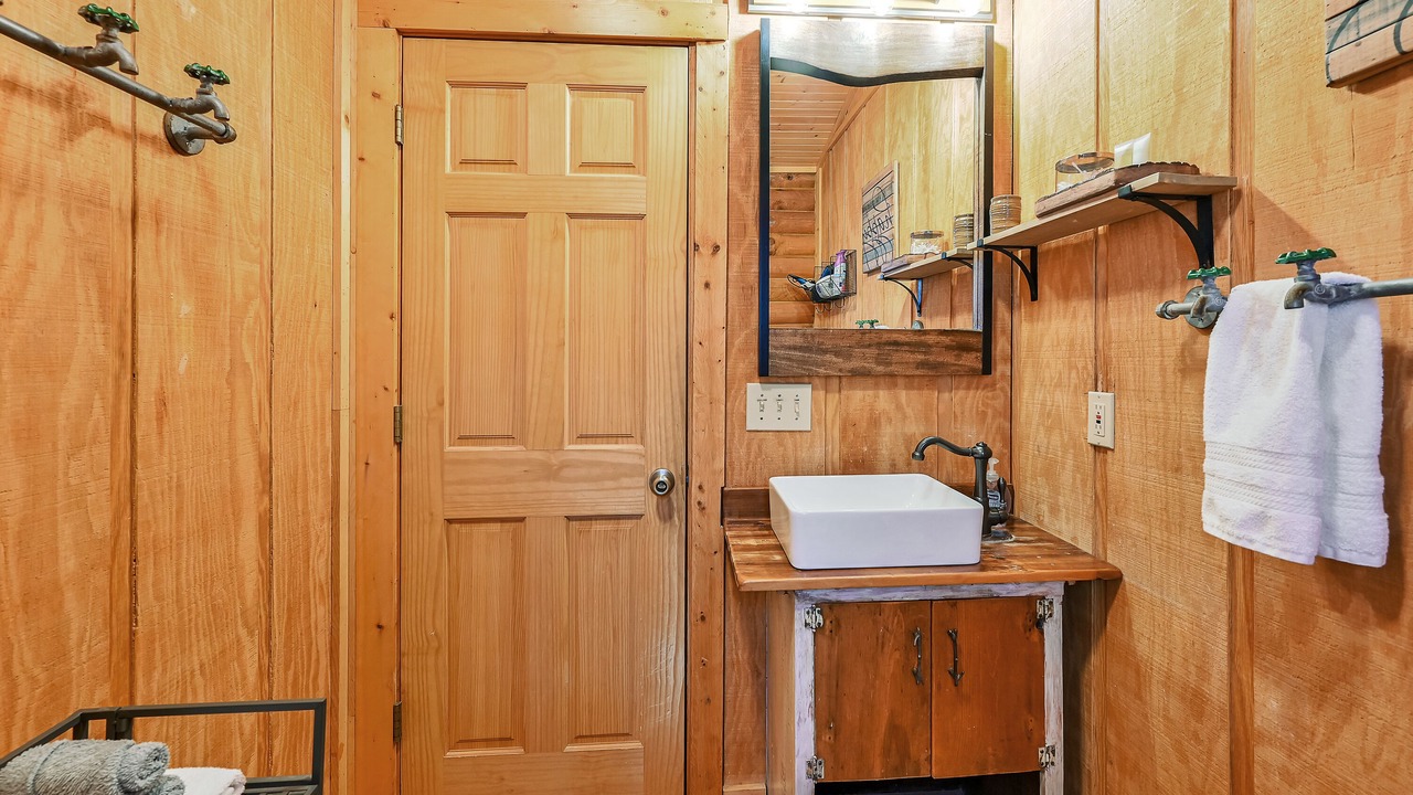 Photo of Bathroom in Royal Pines