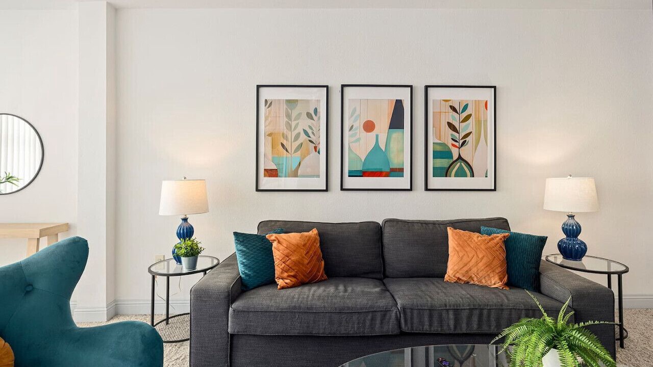 Photo of Livingroom in Second Ward